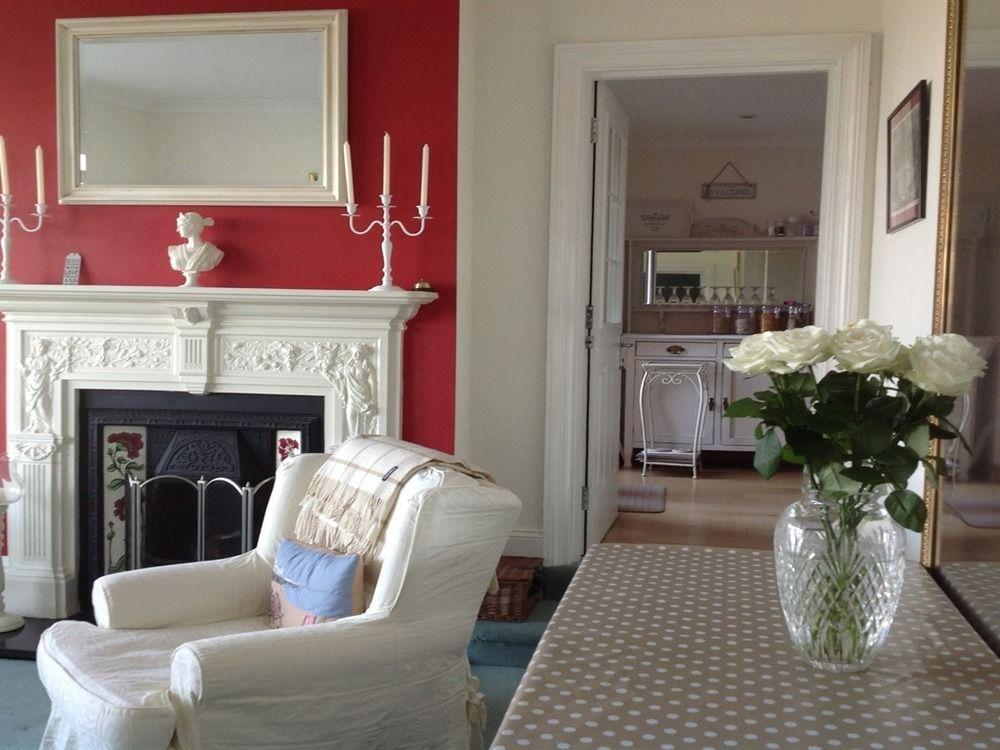 Bed and Breakfast Bassets House AEGON International Esterno foto