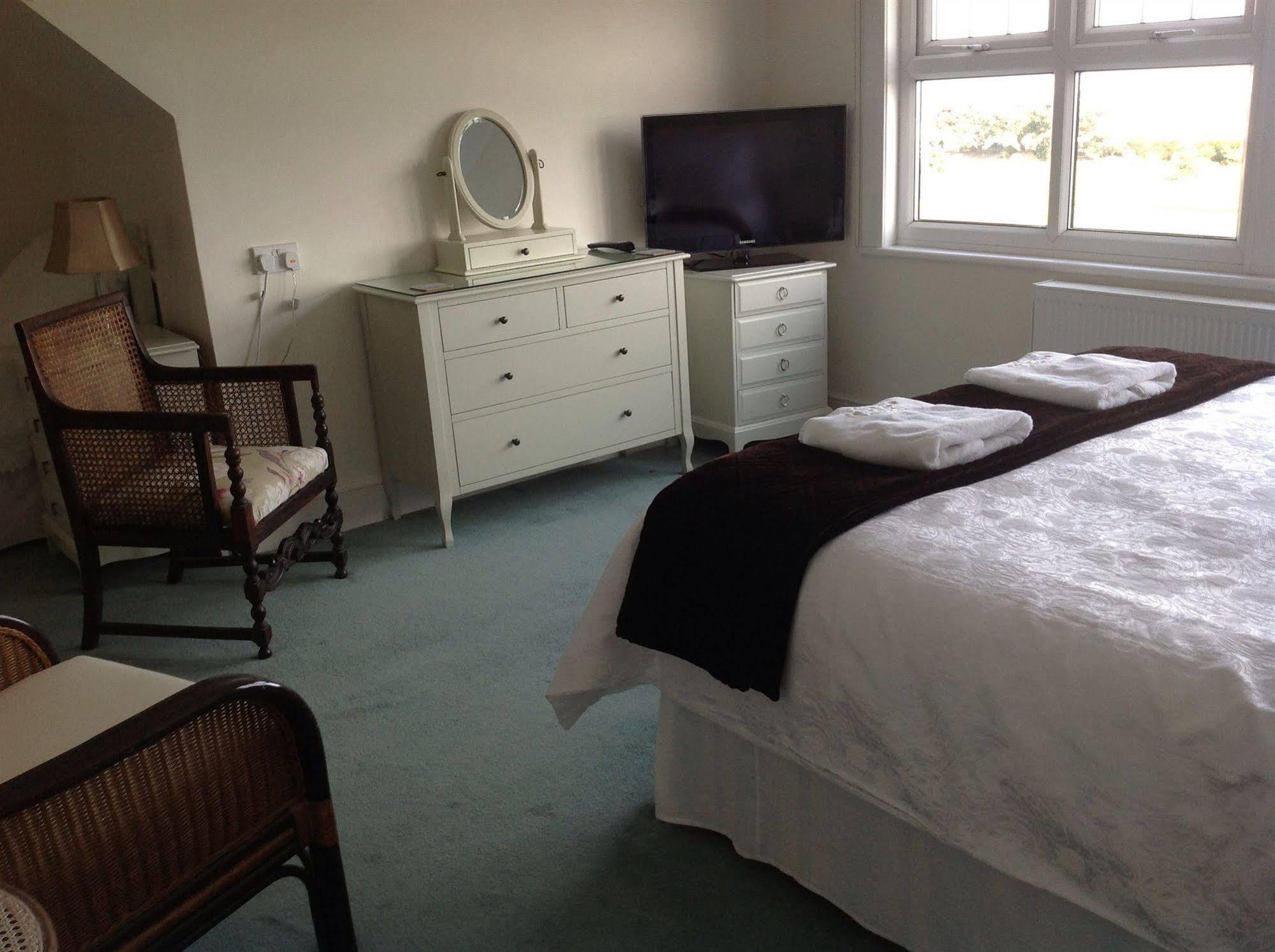 Bed and Breakfast Bassets House AEGON International Esterno foto