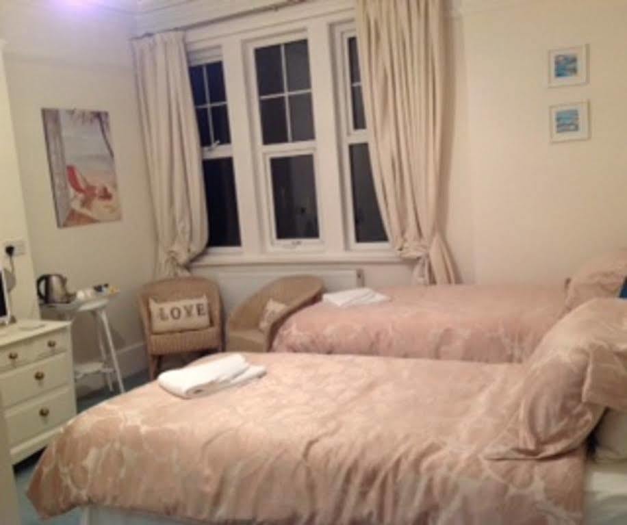 Bed and Breakfast Bassets House AEGON International Esterno foto